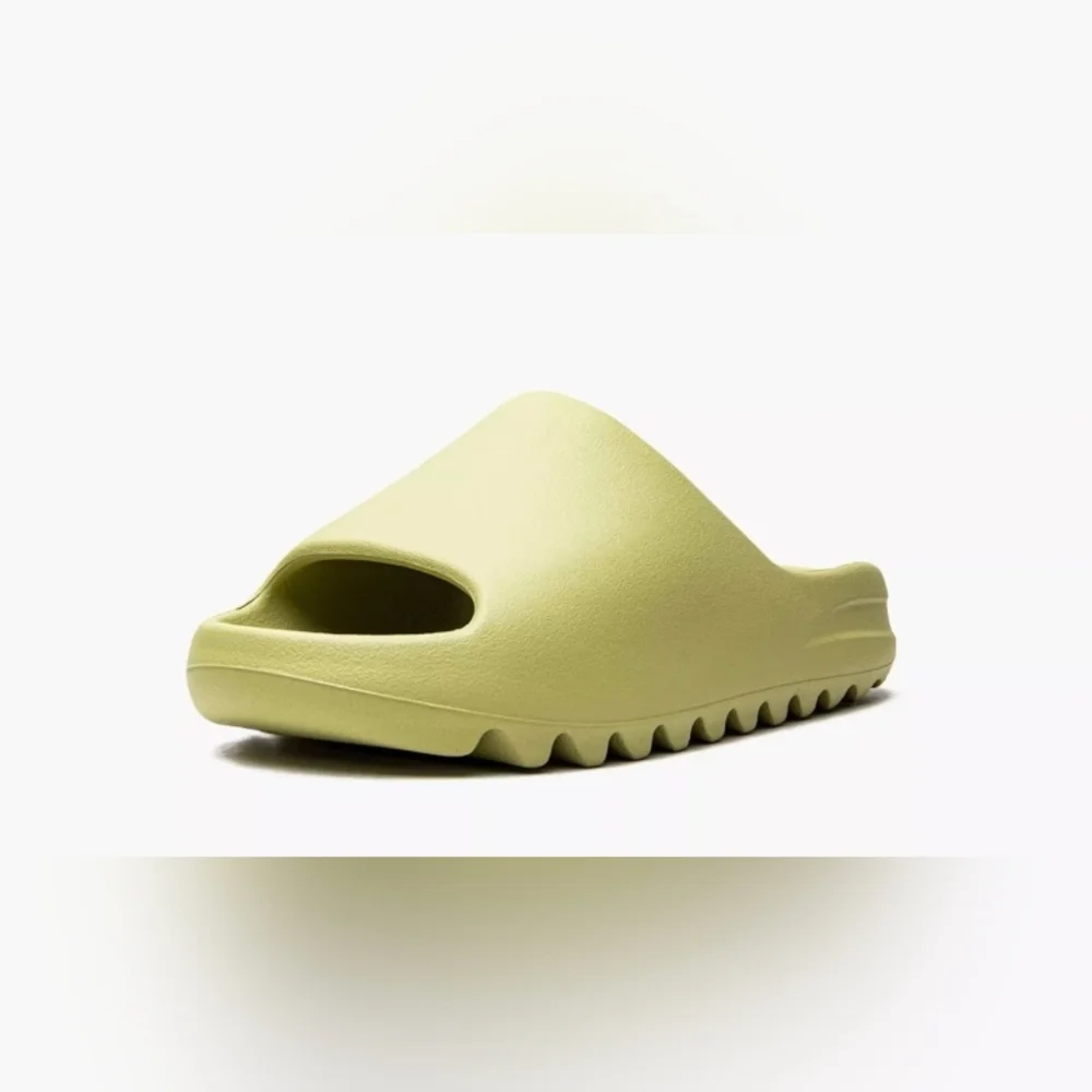 Adidas Yeezy Slide Resin | Size 8 | Brand New (No Box) - Picture 3 of 6